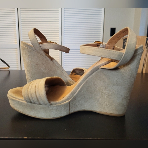 Stuart WeitzmanSundraped Suede Platform Wedge Sandals, Med. Beig - Picture 5 of 11